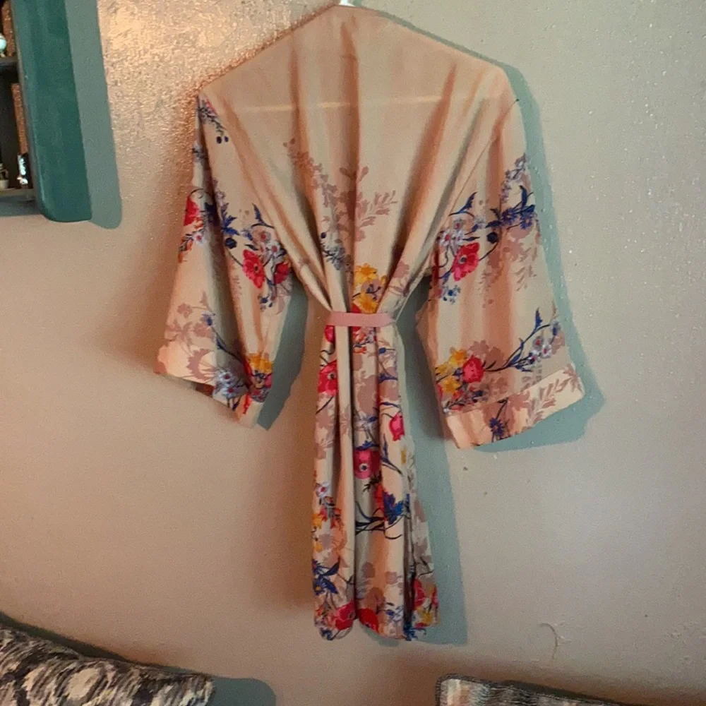 Pink Floral Robe - Picture 2 of 3